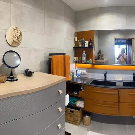 T3 Luxe, Vue Mer-piscine, A Pied * Le Lavandou