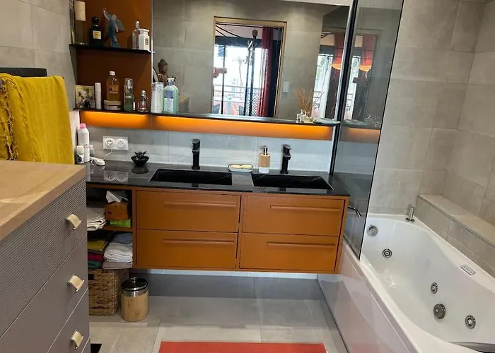 Apartamento T3 Luxe, Vue Mer-piscine, A Pied Le Lavandou