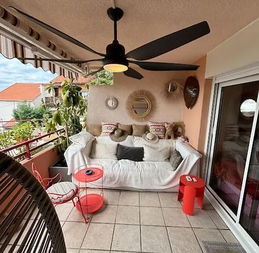 T3 Luxe, Vue Mer-piscine, A Pied Le Lavandou