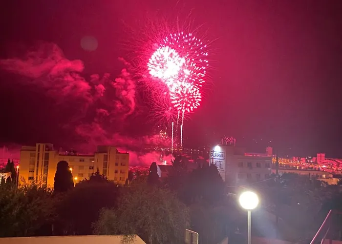 Apartmán T3 Luxe, Vue Mer-piscine, A Pied *