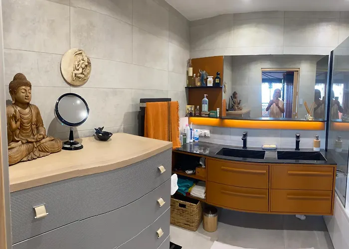 T3 Luxe, Vue Mer-piscine, A Pied * Le Lavandou